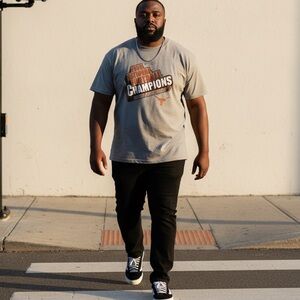 EUC Vintage Univ Of Texas Longhorns Gray 2005 National Football Champions - 2XL